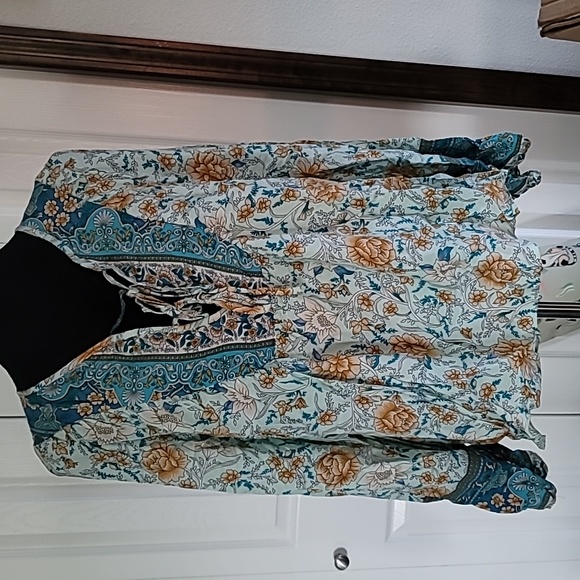 Boho Floral Print neck tie blouse - Picture 5 of 9